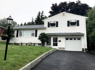 35 6th St, Dover, NJ 07801