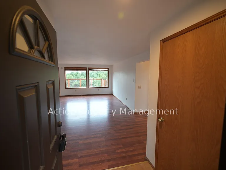 40 Brittany Ln — Photo 2