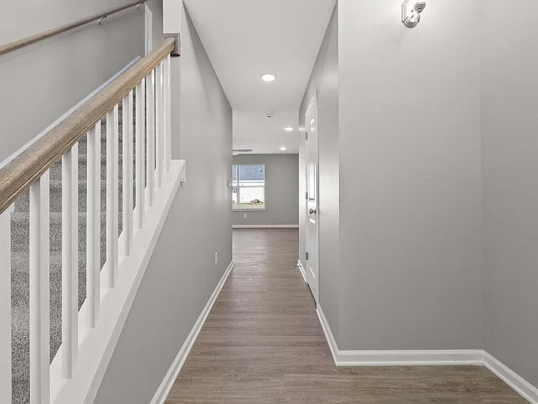 344 Pageant Dr — Photo 3