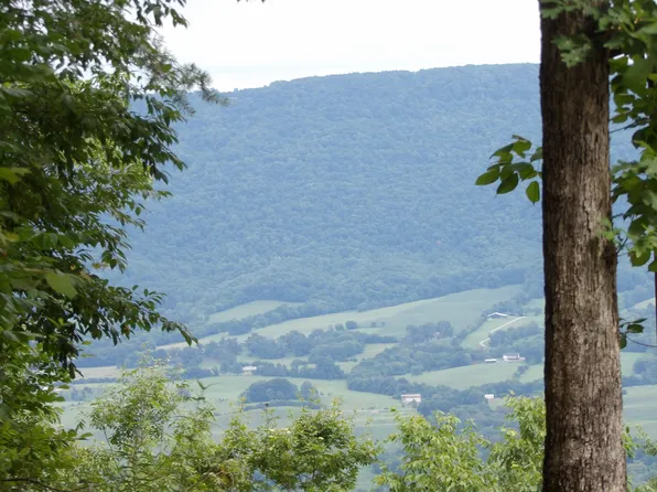 108 Gray Rock Vw, Pikeville, TN 37367