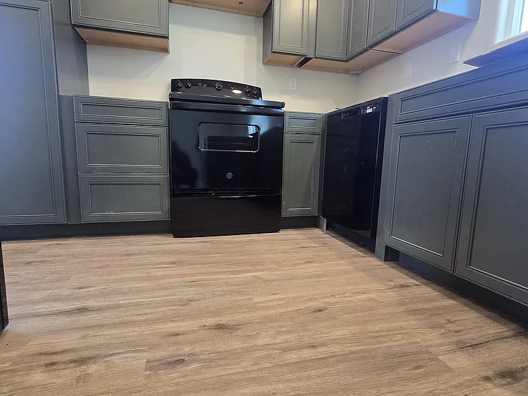 1340 Leonard Rd — Photo 7