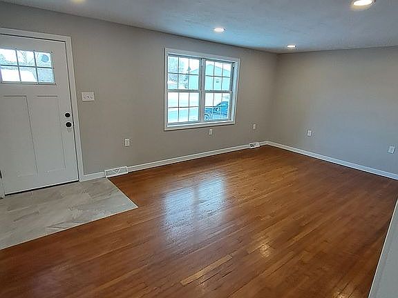 4th image of 1815 Evergreen Dr
