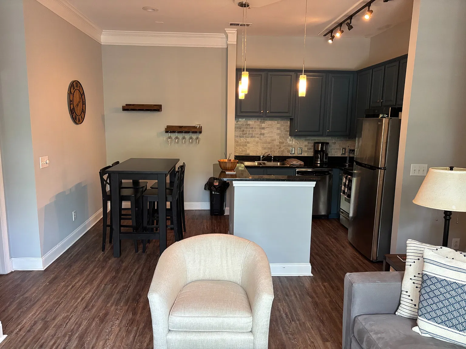 2 bed, 935 sqft, $2,395 — Photo 3