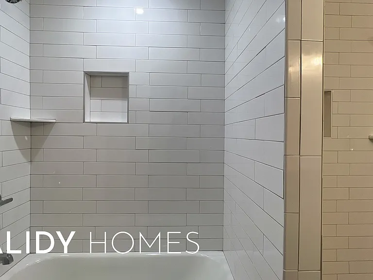 702 Amity Ln — Photo 20