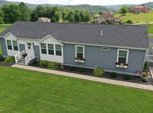 661 Palestine Rd, Elizabeth, WV 26143