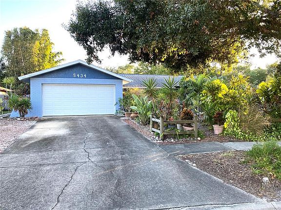 2nd image of 5434 16th Ln NE
