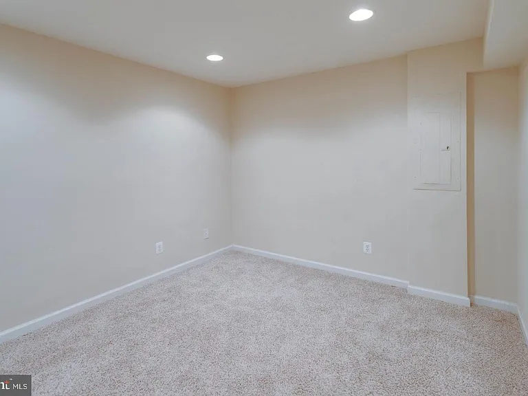 12760 Manor Hall Ct — Photo 42