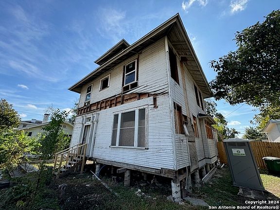 2nd image of 1216 W RUSSELL PL