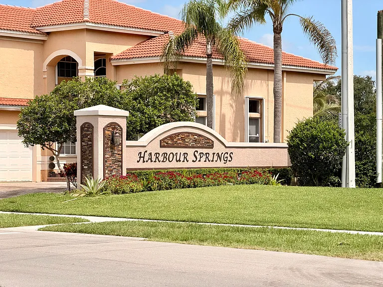 11073 Harbour Springs Cir — Photo 27