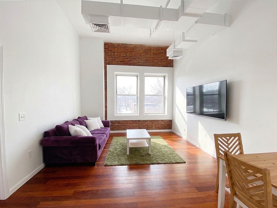 1st image of 850 Grand Ave Unit 203