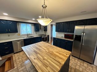 8330 White Cedar Cir, Liverpool, NY 13090