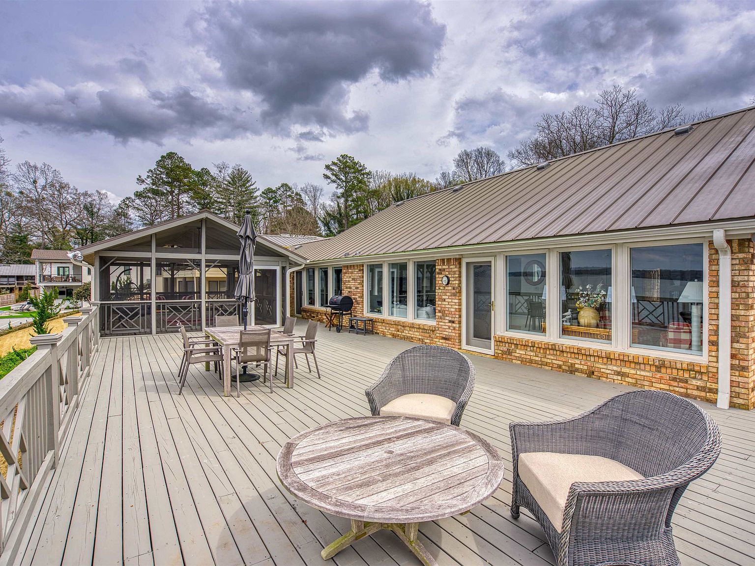 85 Lake View Dr, Muscle Shoals, AL 35661 Zillow