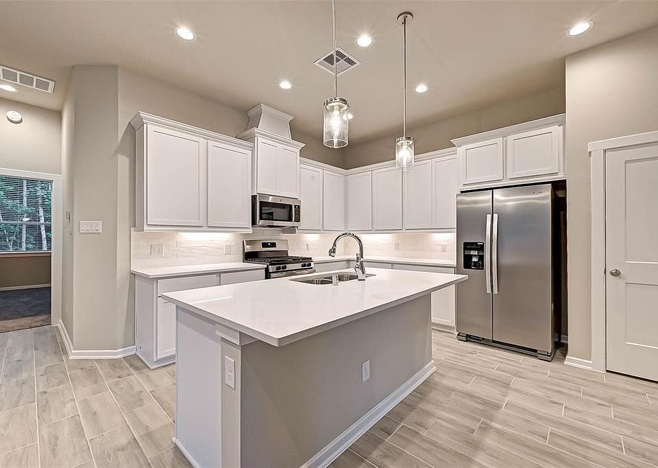 1st image of 211 S Spotted Fern Dr