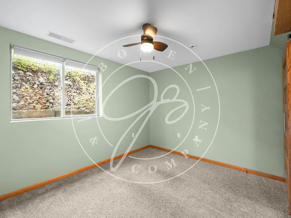 3 bed, 3.0 bath, 1817 sqft, $2,775 — Photo 2