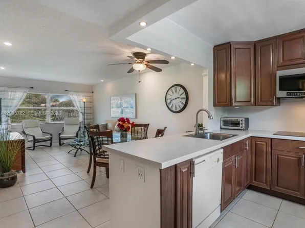 3506 NW 49th Ave APT 511, Lauderdale Lakes, FL 33319