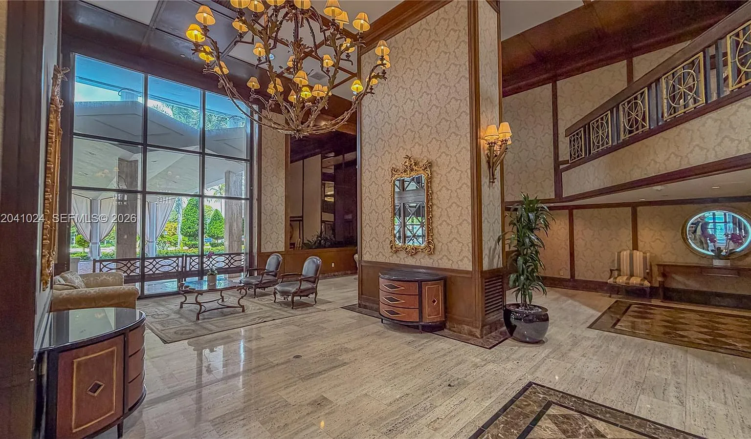Balmoral Condo — Photo 3