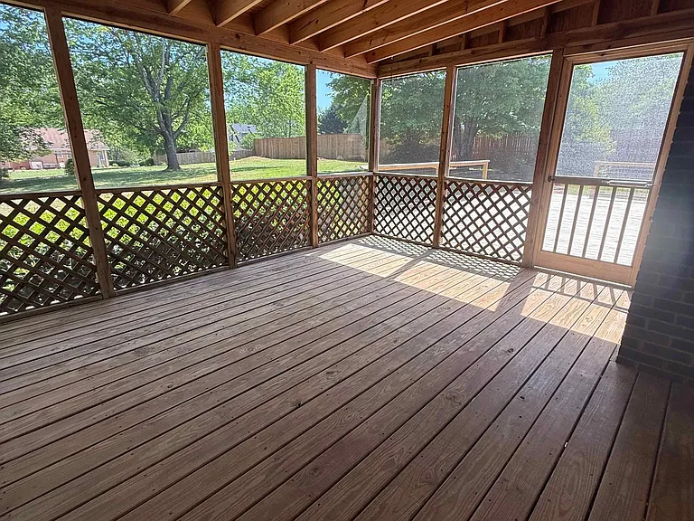 610 Clarendon Dr — Photo 19