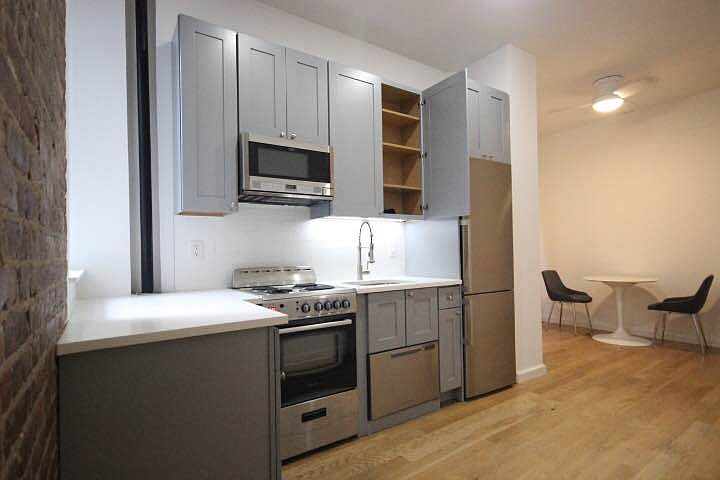1st image of 151 Norfolk St #2V