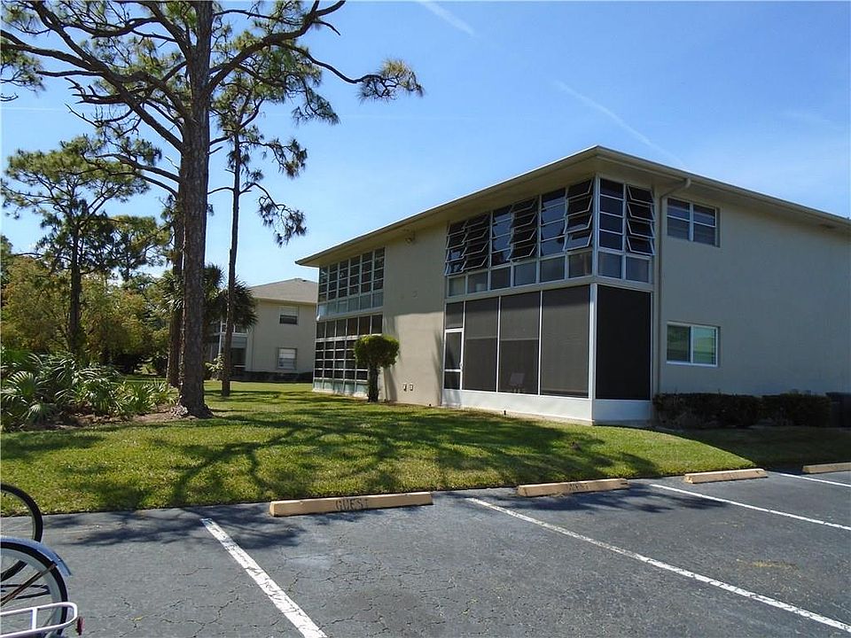 1st image of 15 Lake Vista Trl APT 106