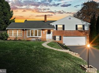 1285 Crescent Rd, York, PA 17402