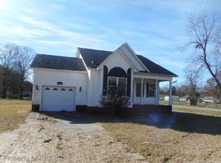 302 Lewis St, Red Springs, NC 28377