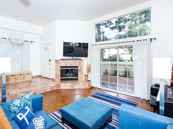 2nd image of 4020 Porte De Palmas Unit 44