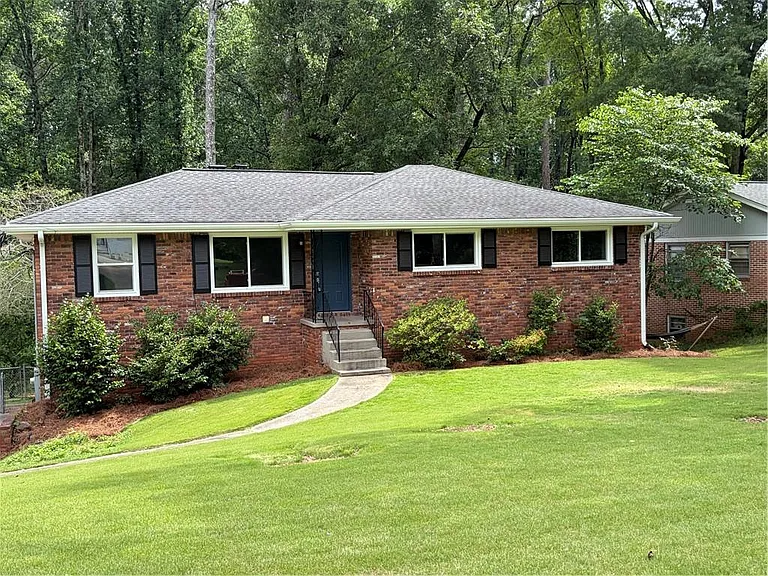 4135 Hideaway Dr — Photo 1