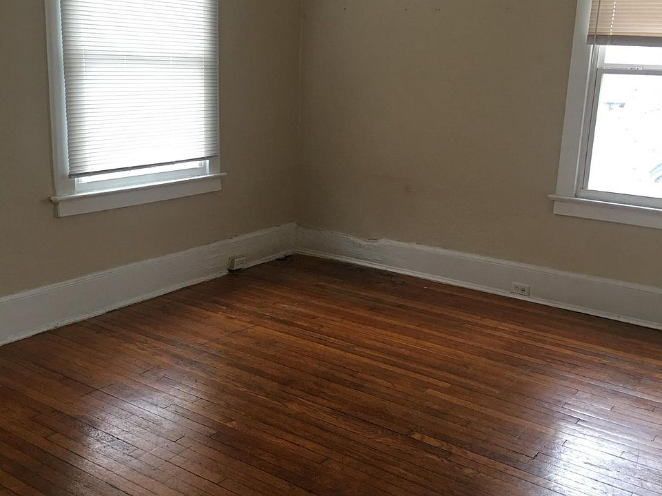 2nd image of 208 Rose St APT 6