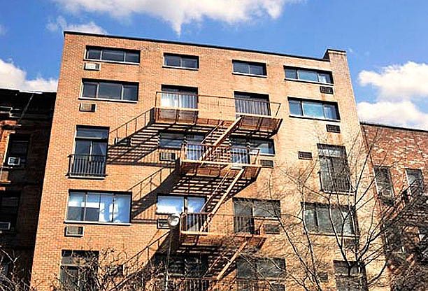 2nd image of 425 E 80th St APT 3C