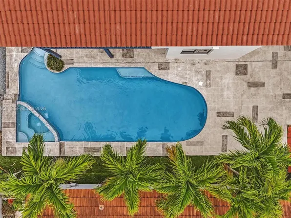 17532 NW 61st Ct N, Hialeah, FL 33015