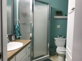 1040 Glencrest Ct, Saukville, WI 53080