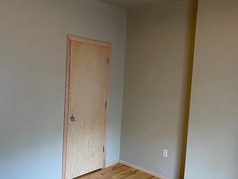 551 S Linn St #12 — Photo 12