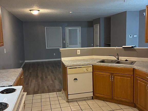 4th image of 108 E 4th St #106-A