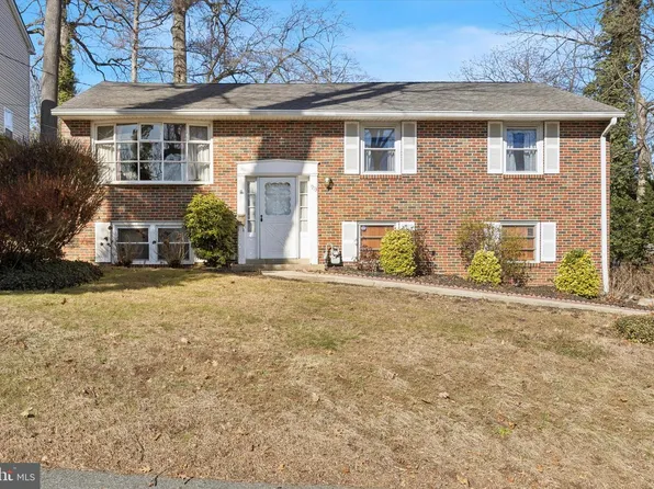 913 Woodside Ave, Secane, PA 19018