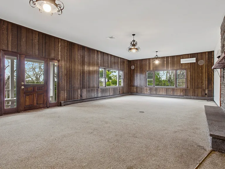 Family room w/ easy flow to outdoors.