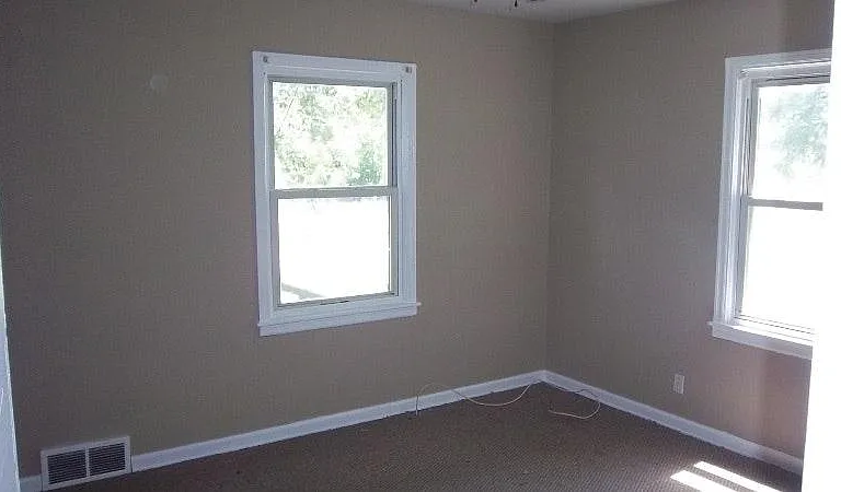 6608 NW Prairie View Rd — Photo 6