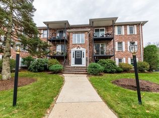 354 Neponset St APT B, Canton, MA 02021