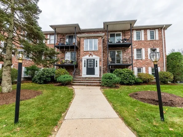 354 Neponset St APT B, Canton, MA 02021
