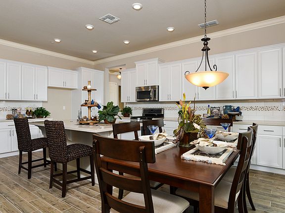 Interior Spruce Kitchen_13