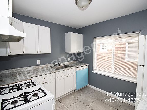 5th image of 17633 Harvard Ave #Up