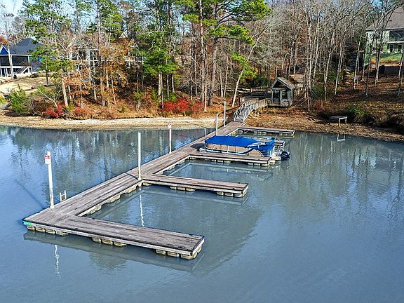 4th image of 109 Abercrombie Point