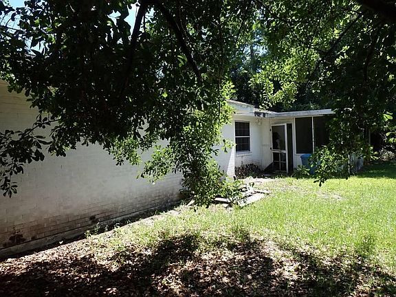 3rd image of 169 Fairway Oaks Dr