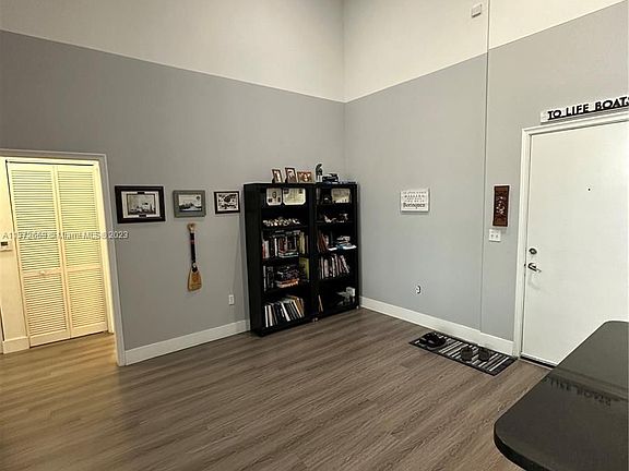 5th image of 2775 NE 187th St APT 112