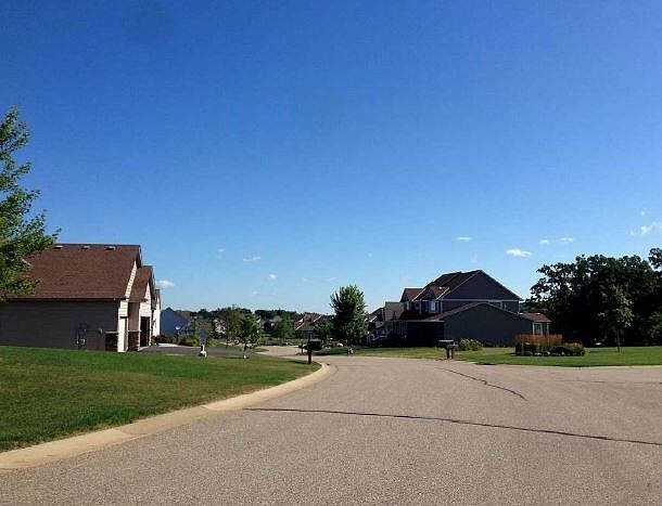 2nd image of 27160 Hickory Ridge Dr