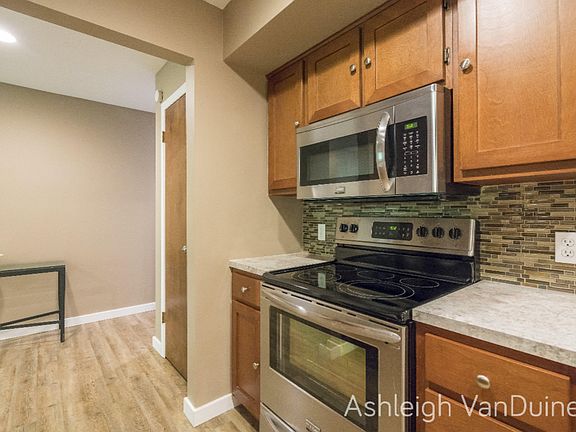 4th image of 788 Brook Village Ct Unit 25
