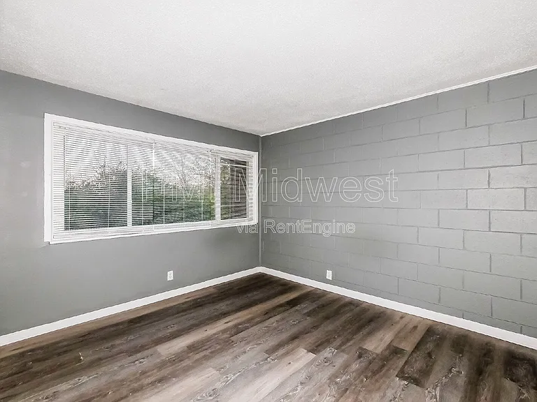 6062 E 16th St — Photo 11