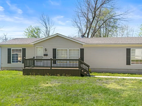 1048 N 1st St, Austin, IN 47102