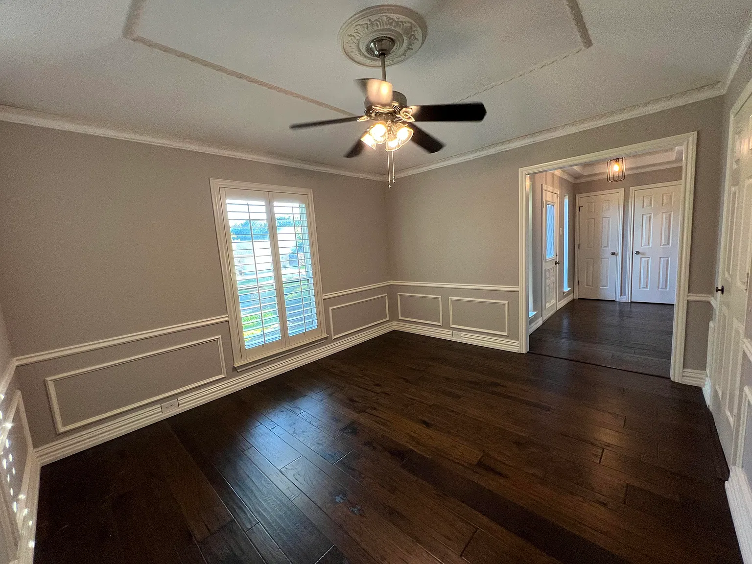 4 bed, 3025 sqft, $4,300 — Photo 4