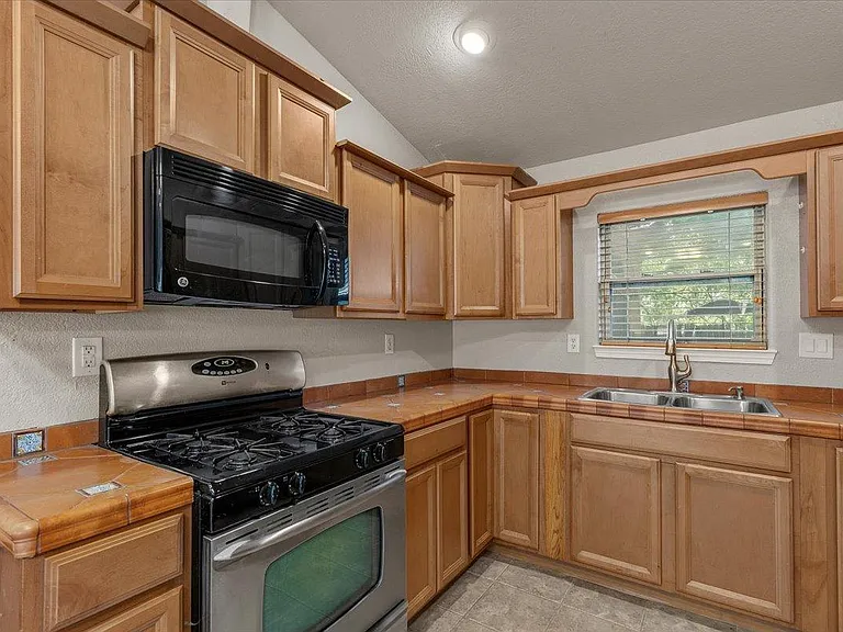 7604 Robalo Rd — Photo 7