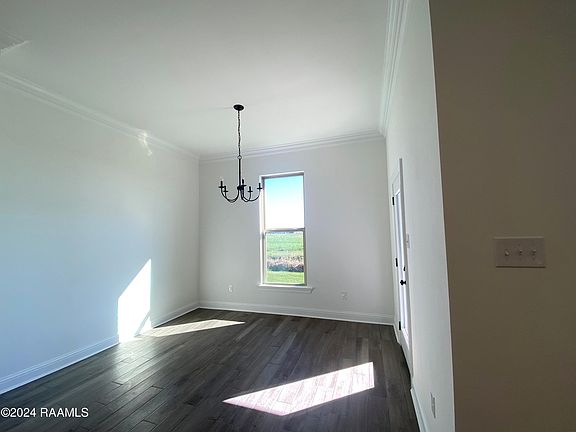 4th image of 207 Eagleston St